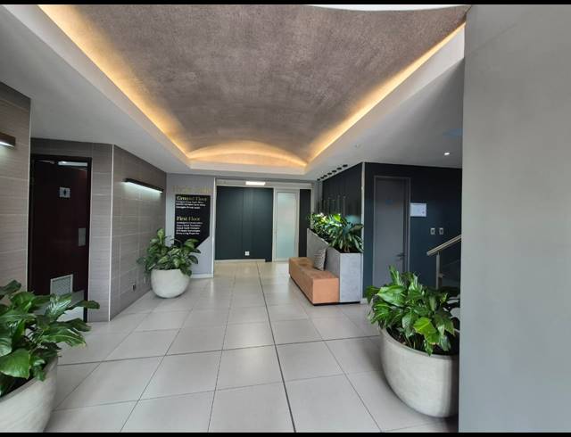 260M² OFFICE TO LET IN HYDE PARK